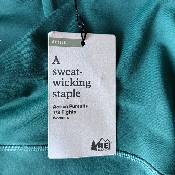 REI active pursuits 7/8 tight - Picture 4 of 9
